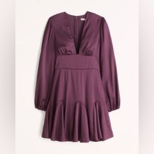 Brand New Abercrombie & Fitch Long Sleeve Plunge Satin Mini Dress (Size Medium)